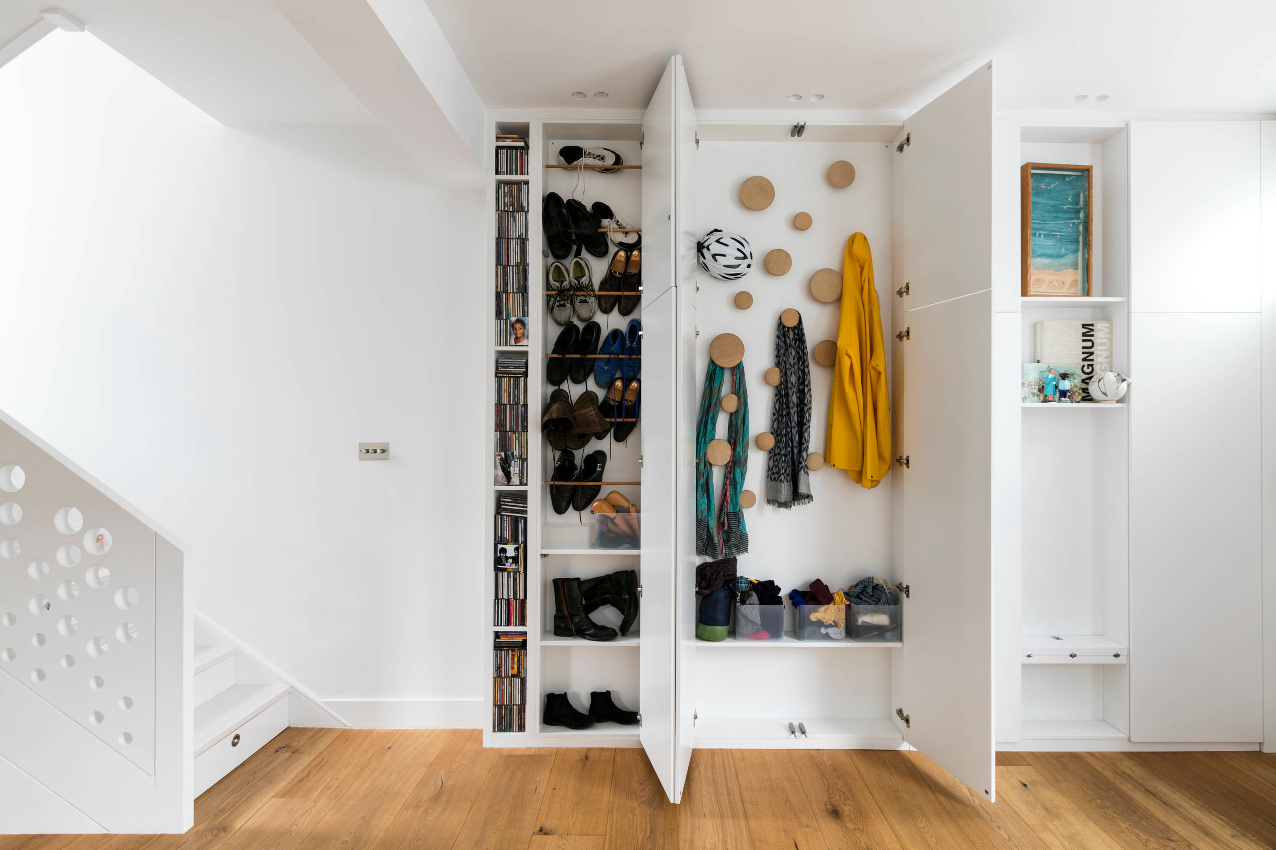 Modern minimalist decor family home featuring entryway