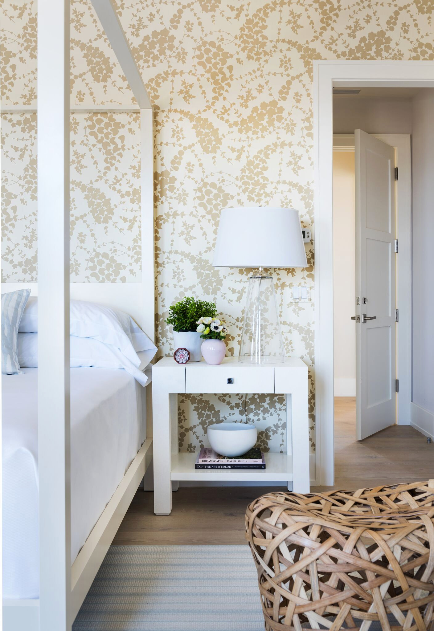 modern farmhouse decor home tour featuring coastal contemporary style