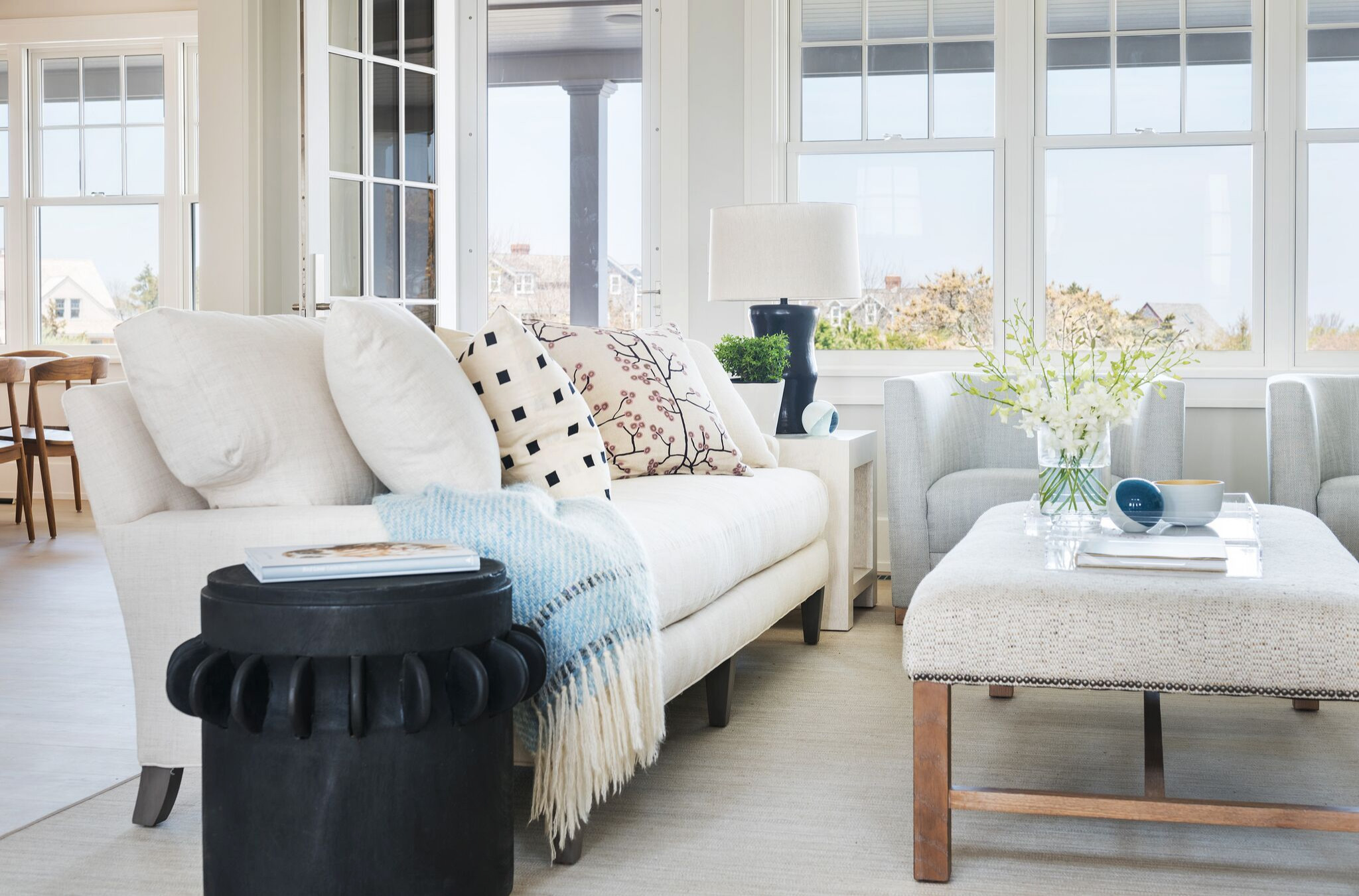 modern farmhouse decor home tour featuring coastal contemporary style