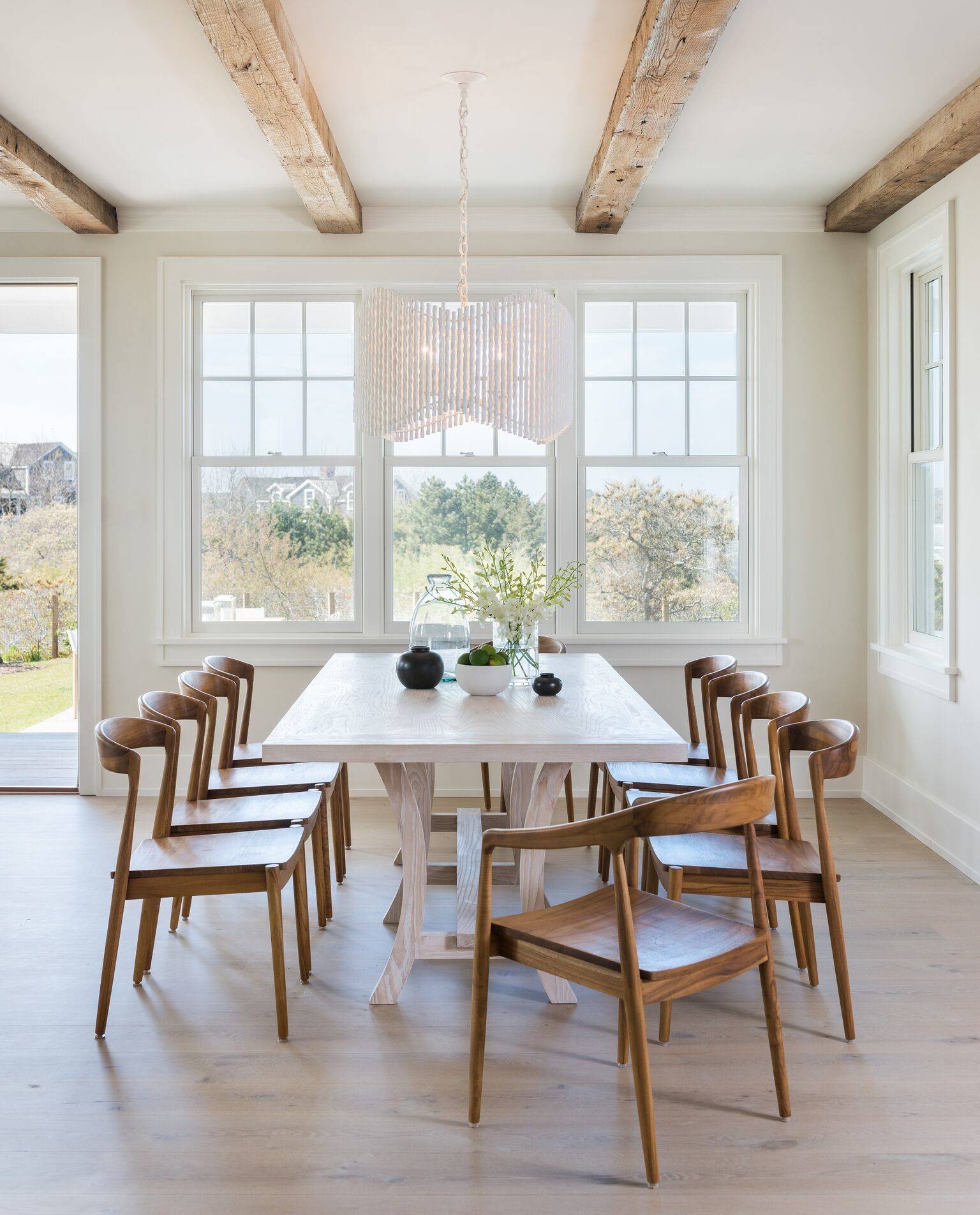 modern farmhouse decor home tour featuring coastal contemporary style