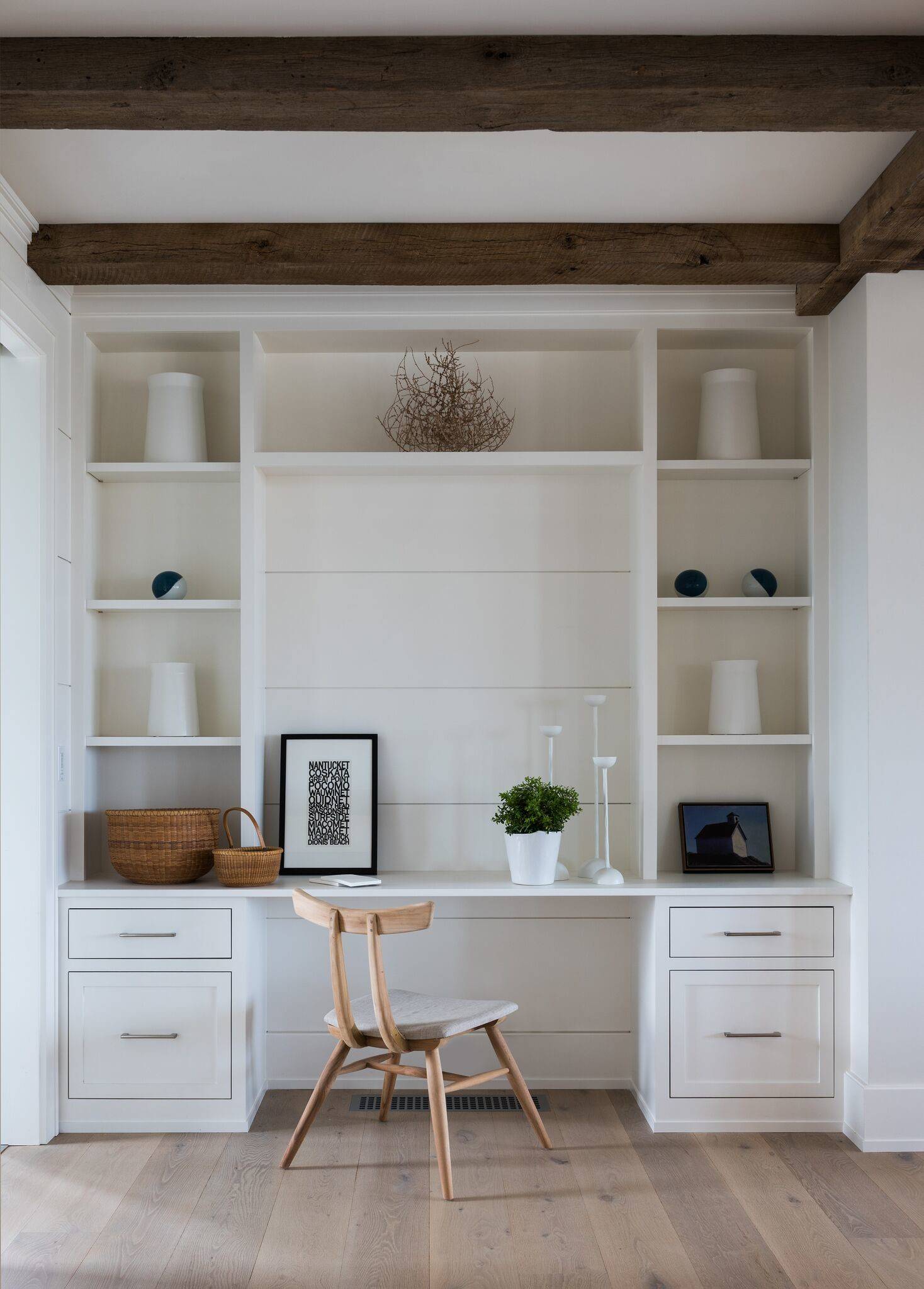 modern farmhouse decor home tour featuring coastal contemporary style