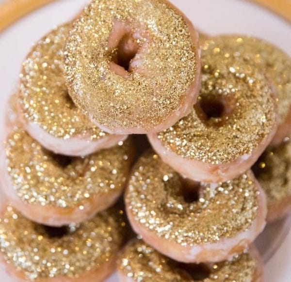 fall spread ideas with glitter and sparkles by via Party Idea Pros