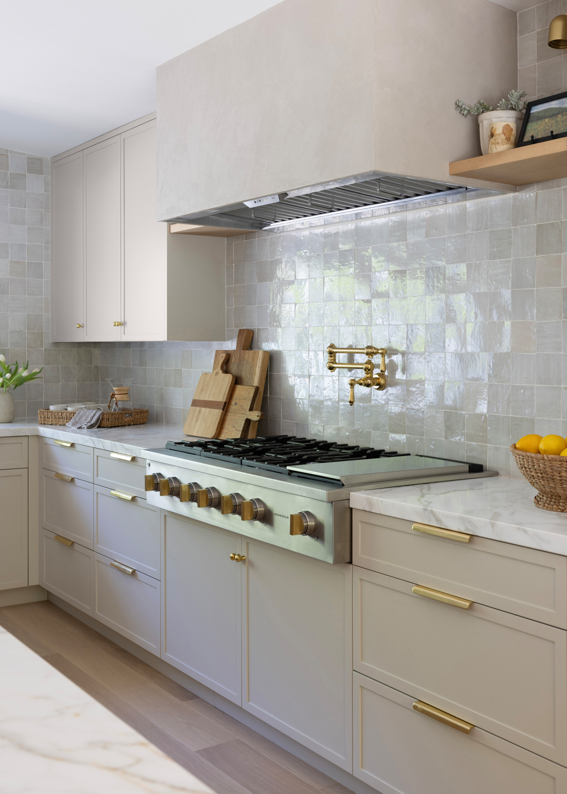 Organic modern home tour example featuring kitchen
