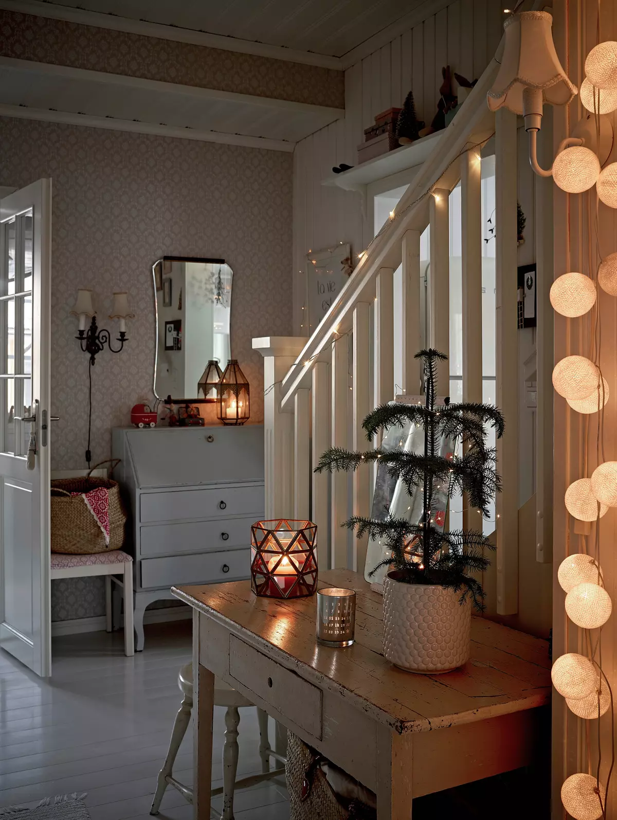 budget Christmas decorating ideas featurng a open kitchen with holiday decorations