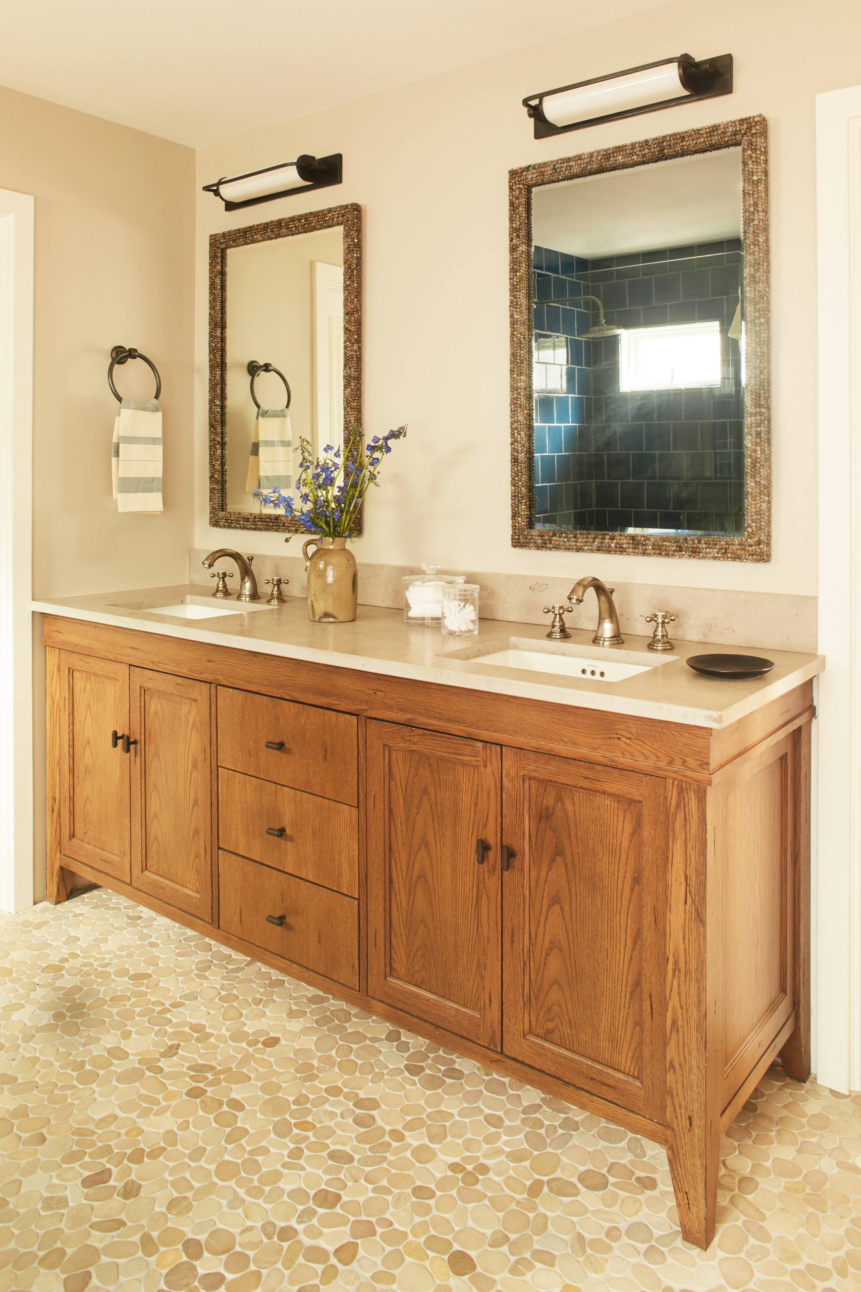 coastal rustic decor with modern heritage style bathroom