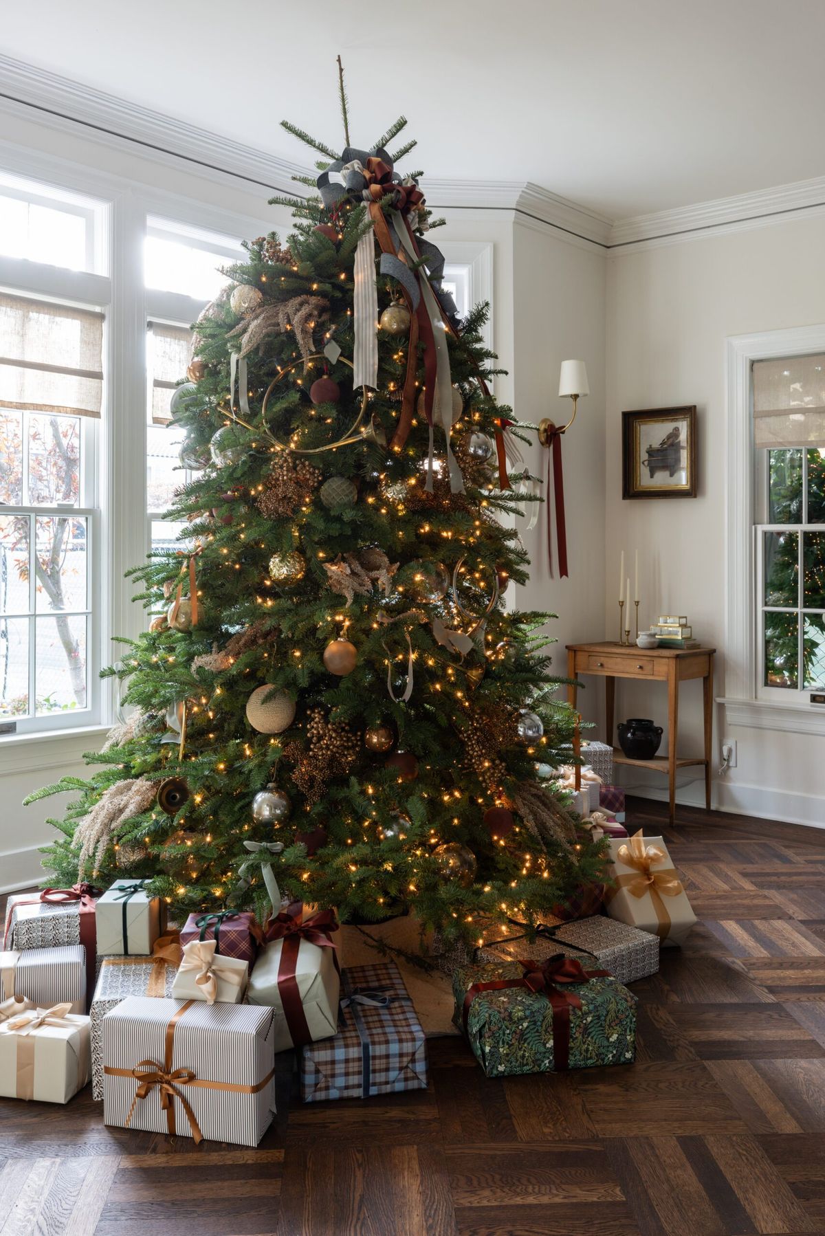 Ralph Lauren Christmas Tree Decor ideas featuring traditional living room