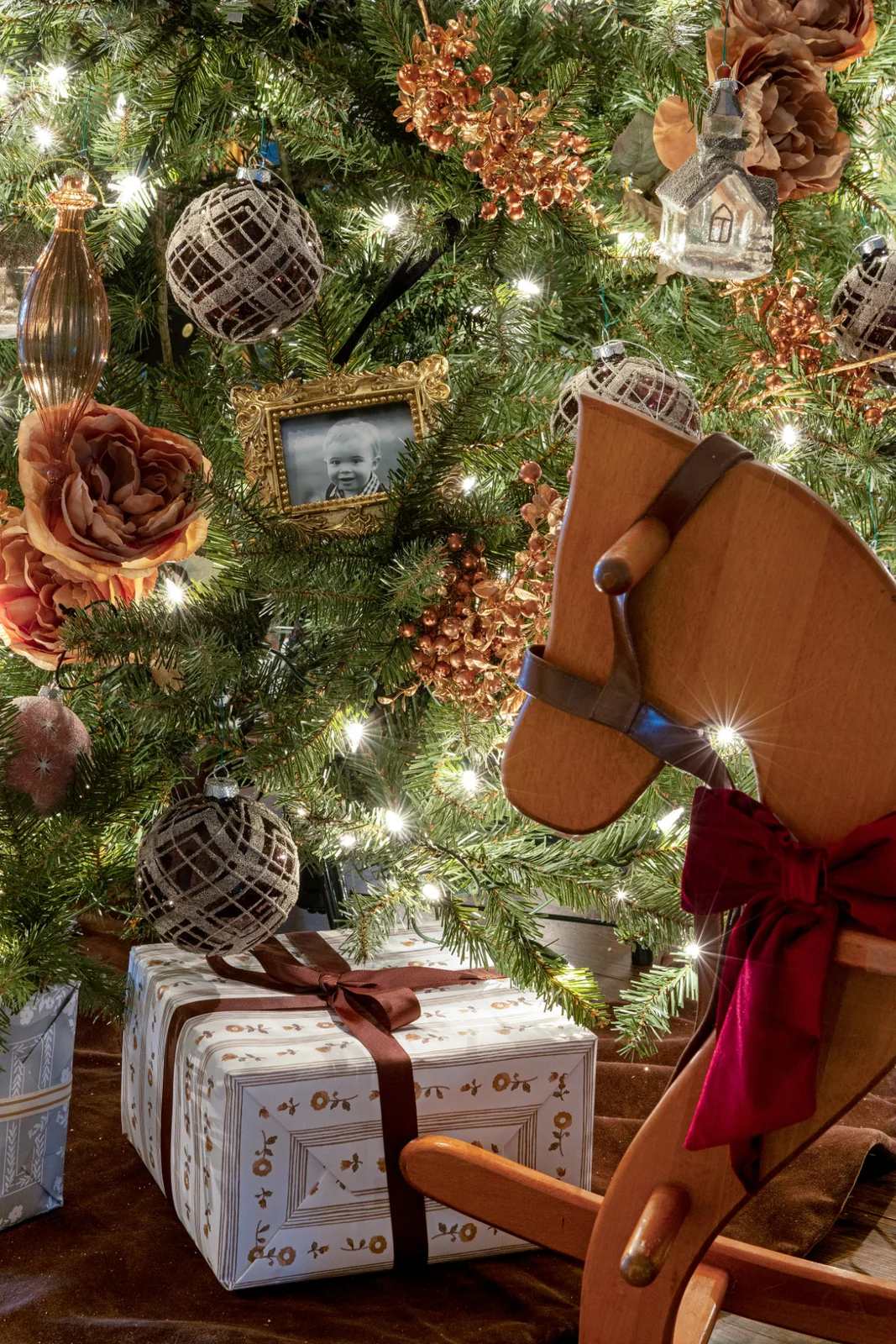 Ralph Lauren Christmas Tree Decor ideas featuring Stirrup Ornament