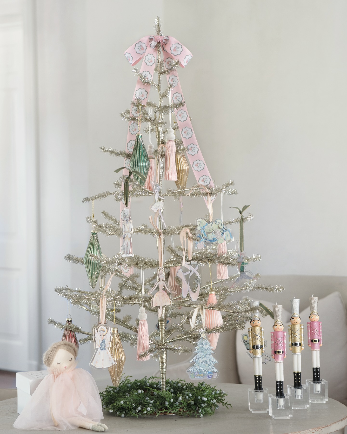 nutcrackercore Christmas decor tree idea