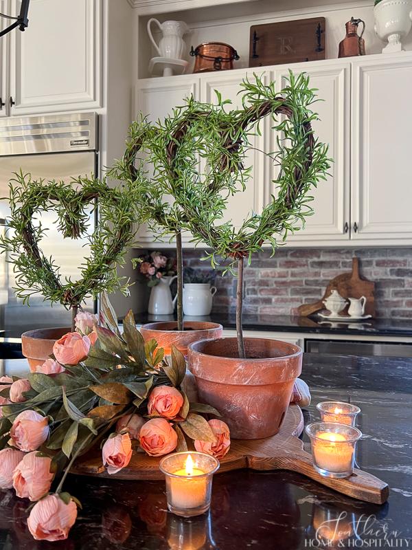 Decorated kitchen example as part of farmhouse Valentines Day decor ideas