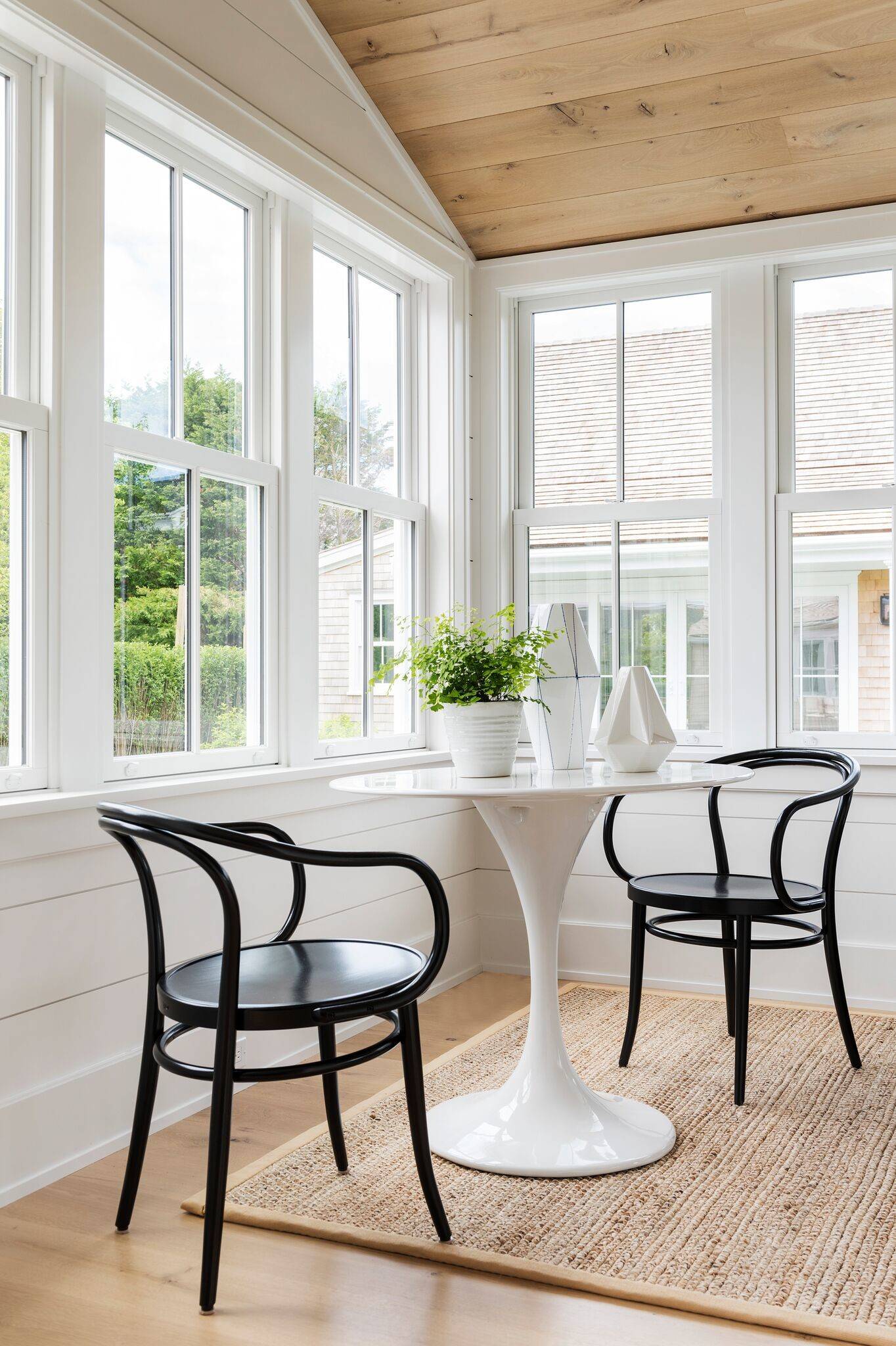 Home tour of West Chester, a modern coastal home designed by Cindy Hayes