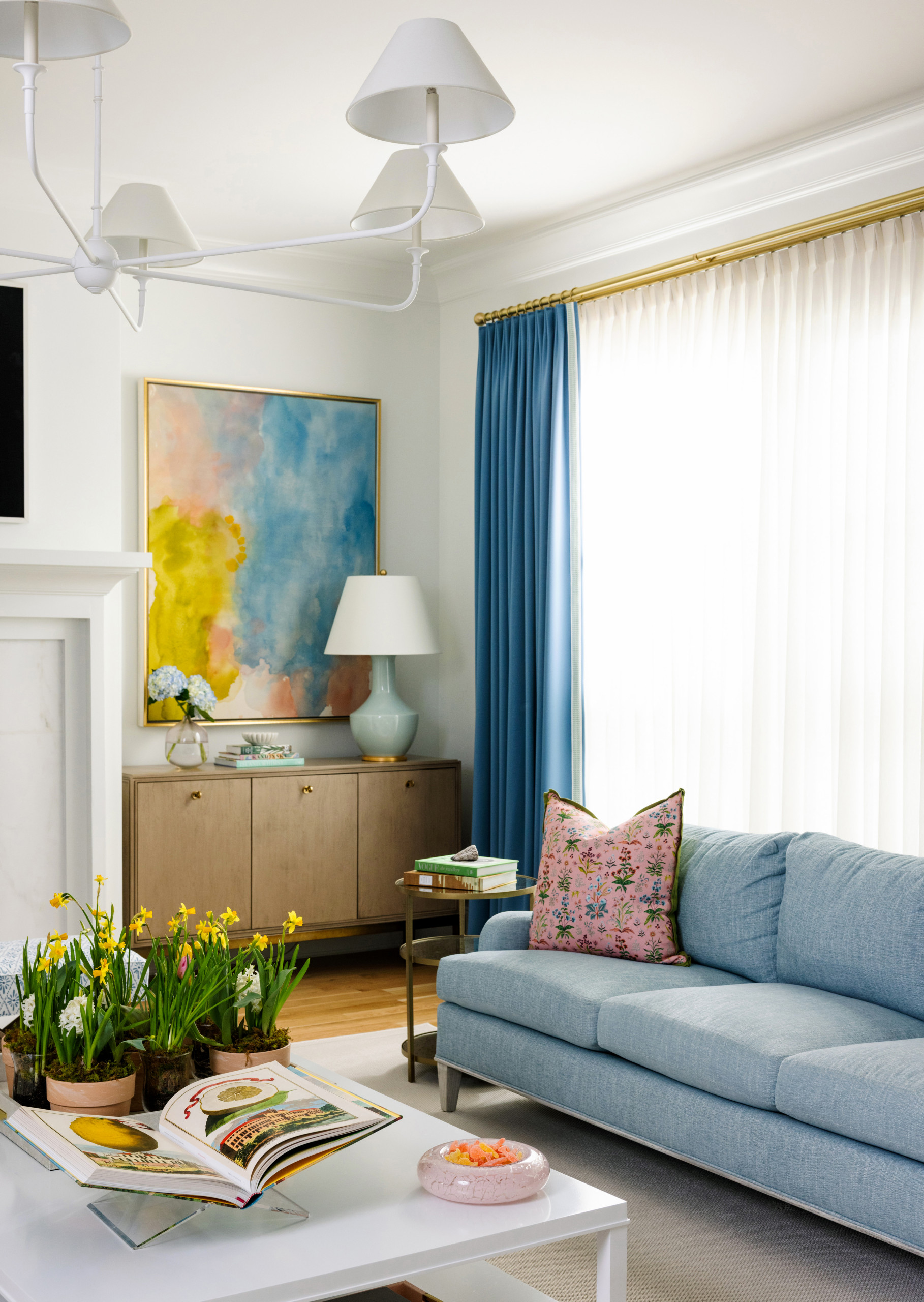Transitional Southern interior design, home tour featuring a transitional home decor style living room