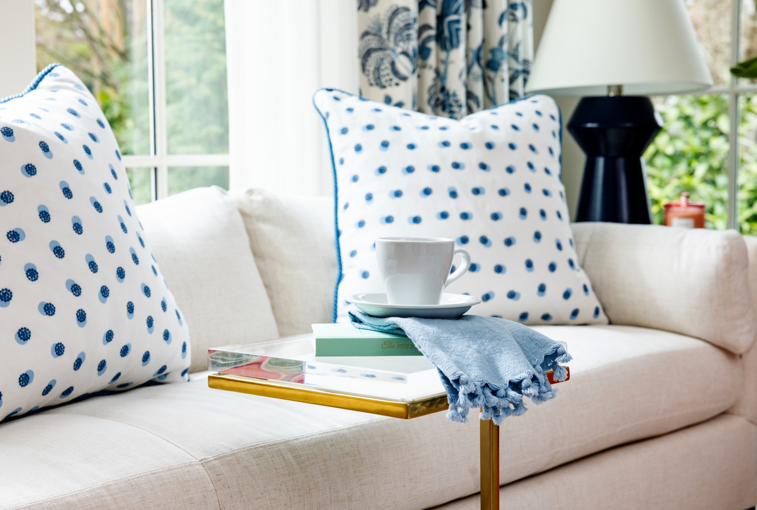 Transitional Southern interior design, home tour featuring a transitional home decor style living room