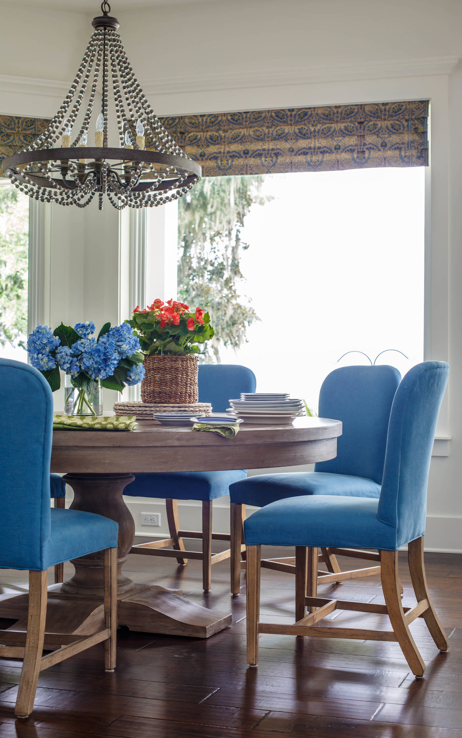 southern coastal home tour dining room