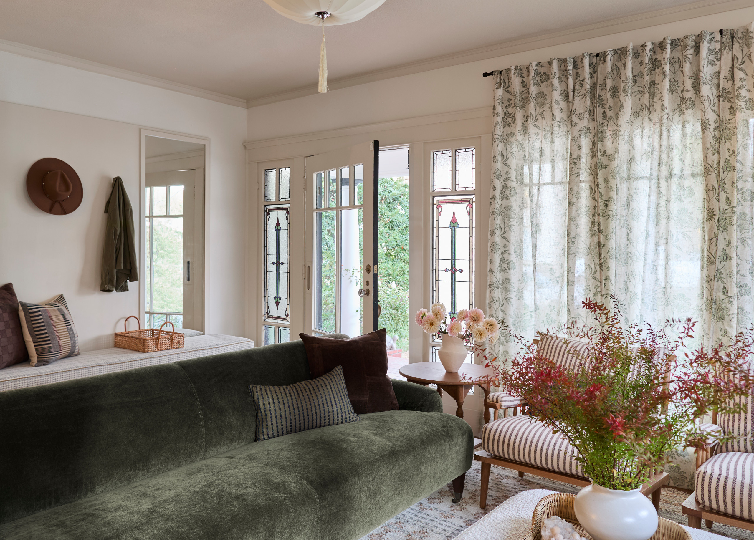 Home tour featuring craftsman historic renovation in LA in modern heritage style