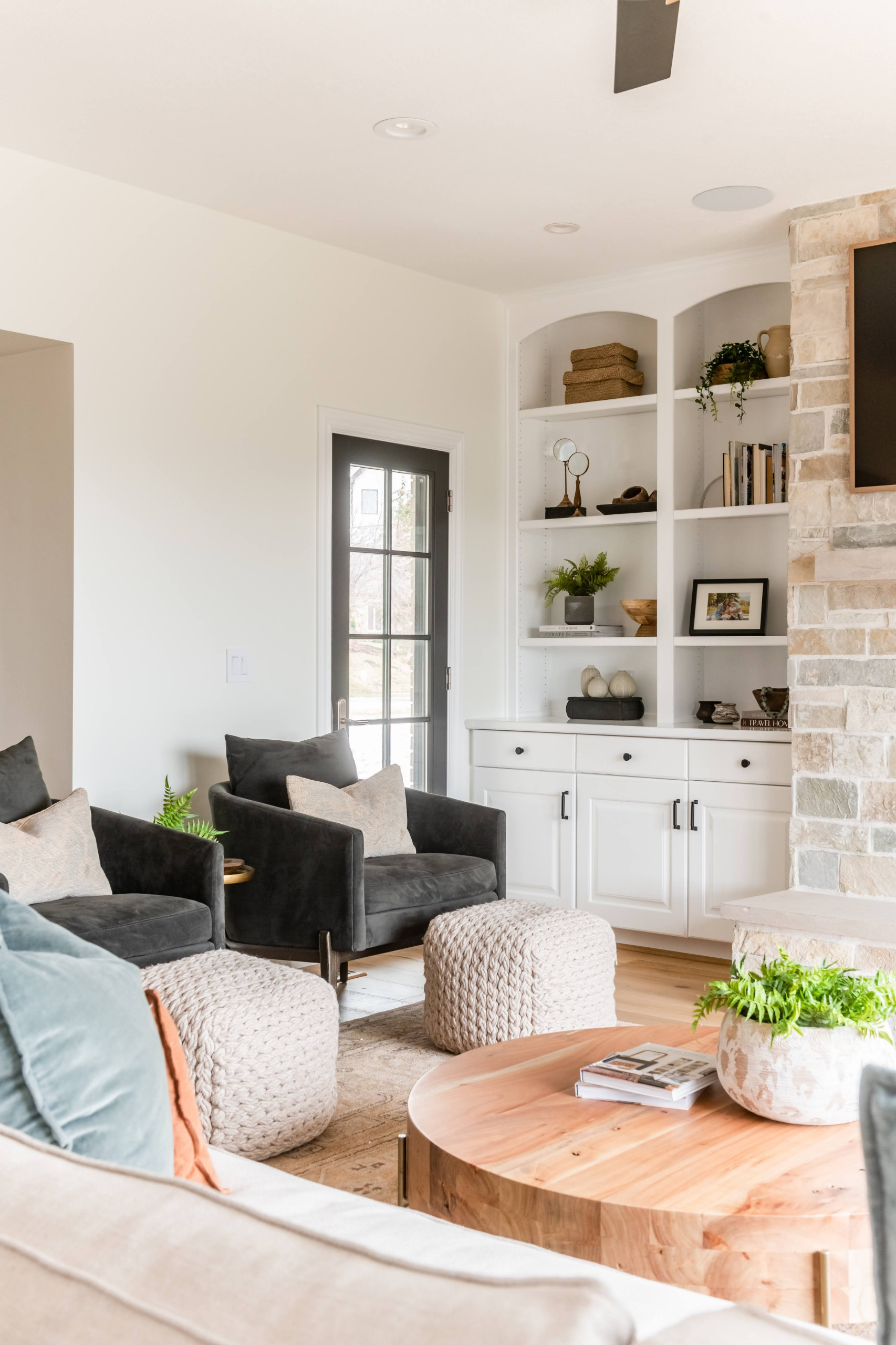 Home tour featuring draper refresh house living room in transitional home design