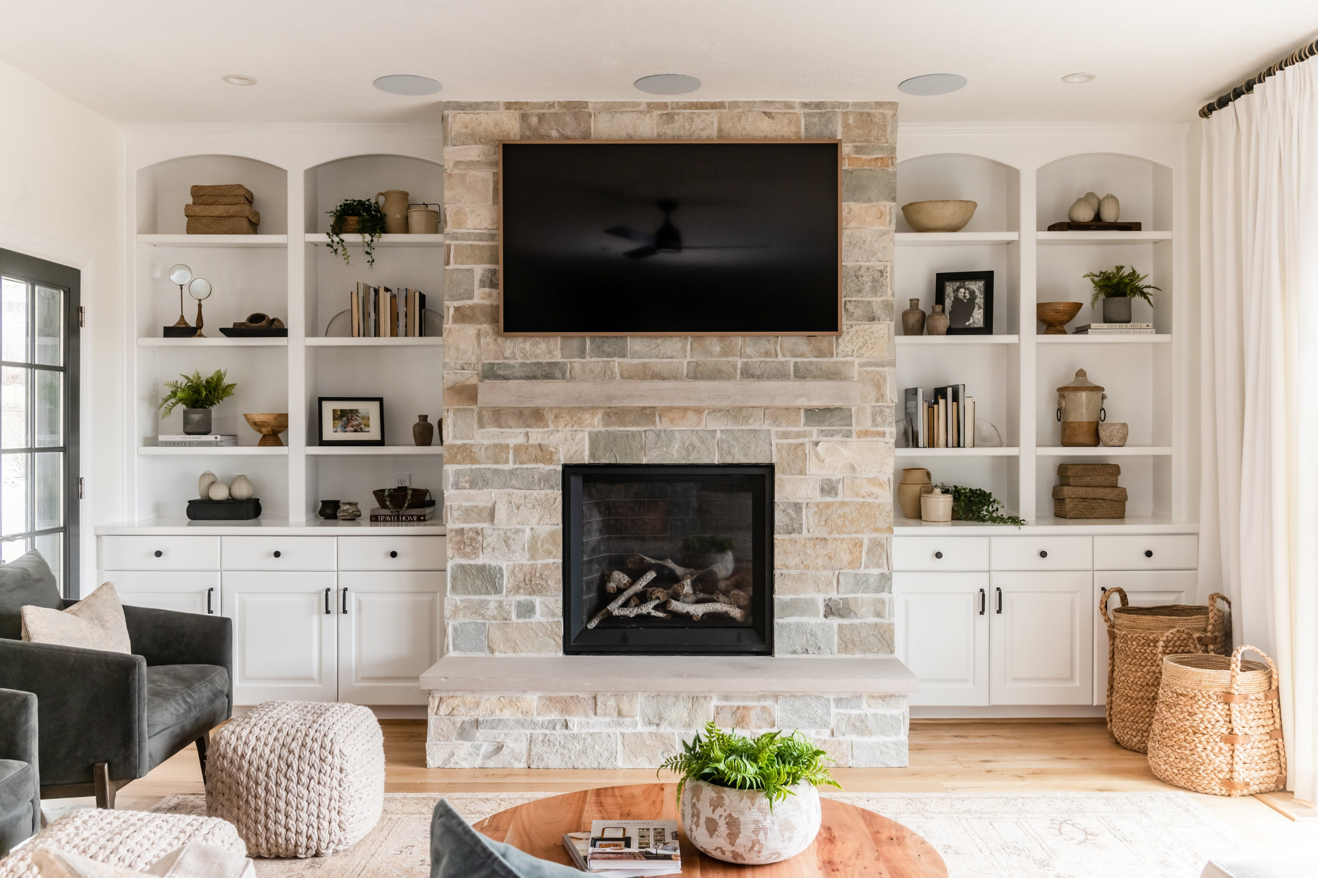 Home tour featuring draper refresh house living room in transitional home design