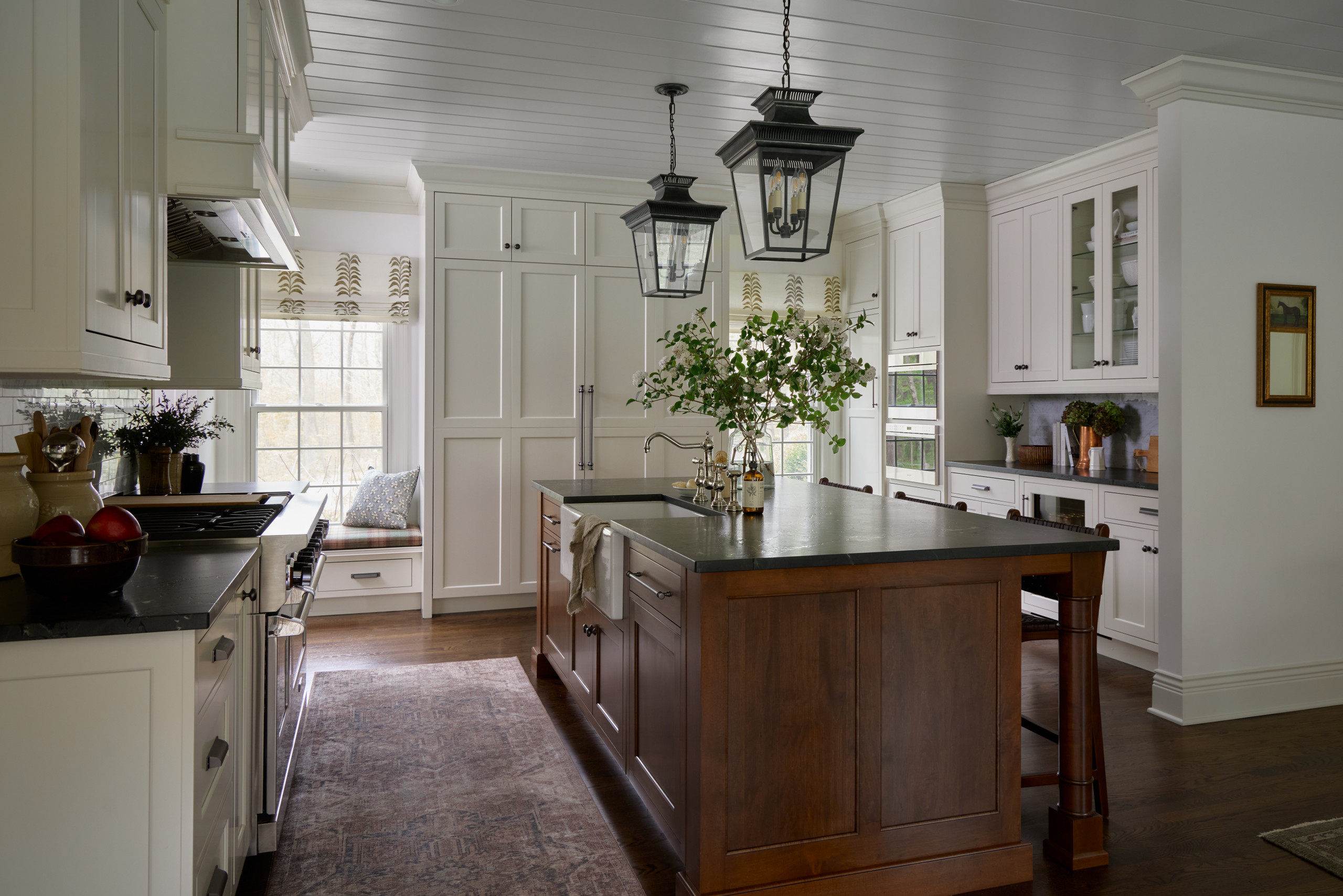 Modern farmhouse style home tour featuring a stylish kitchen