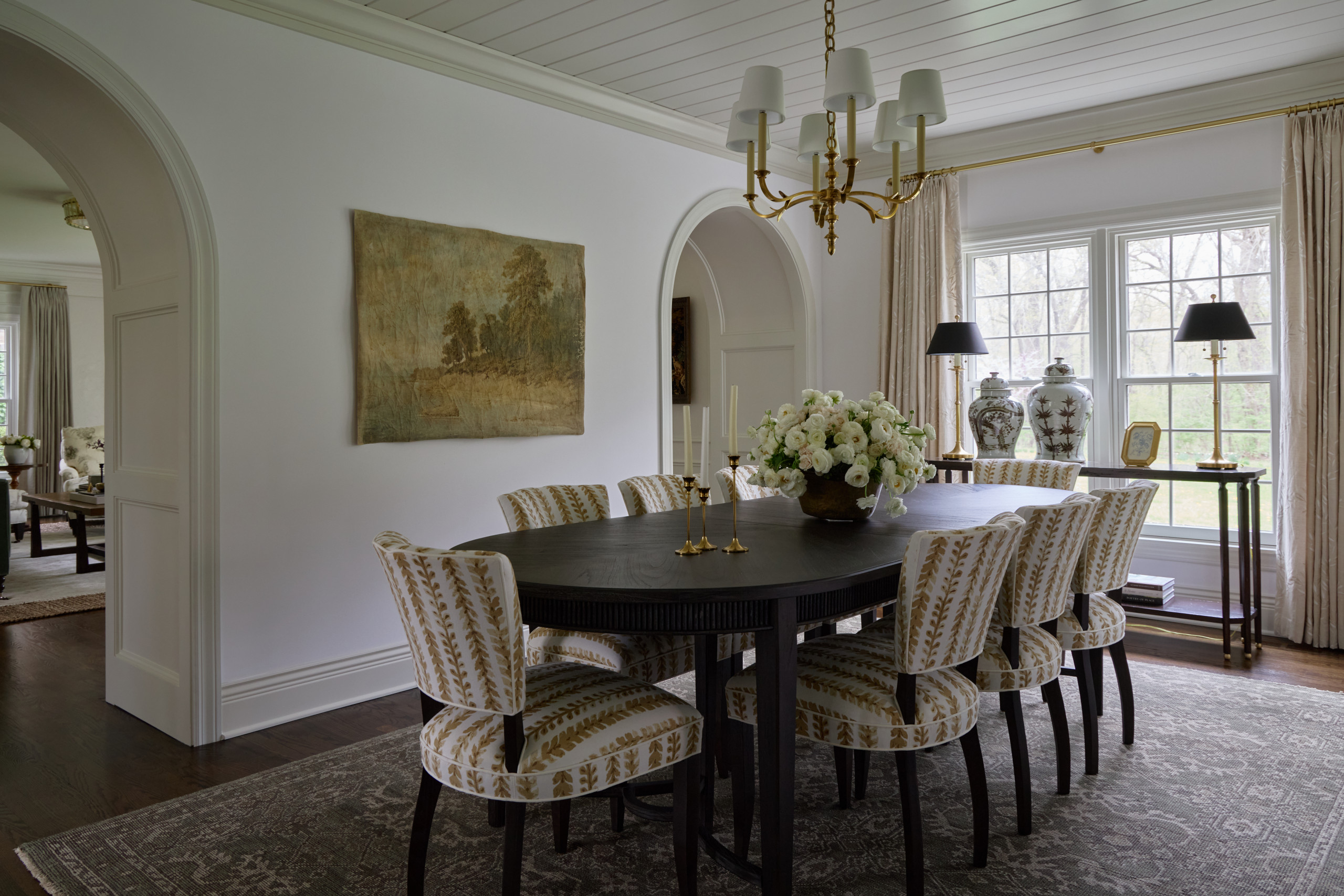Modern farmhouse style home tour featuring a stylish dining room