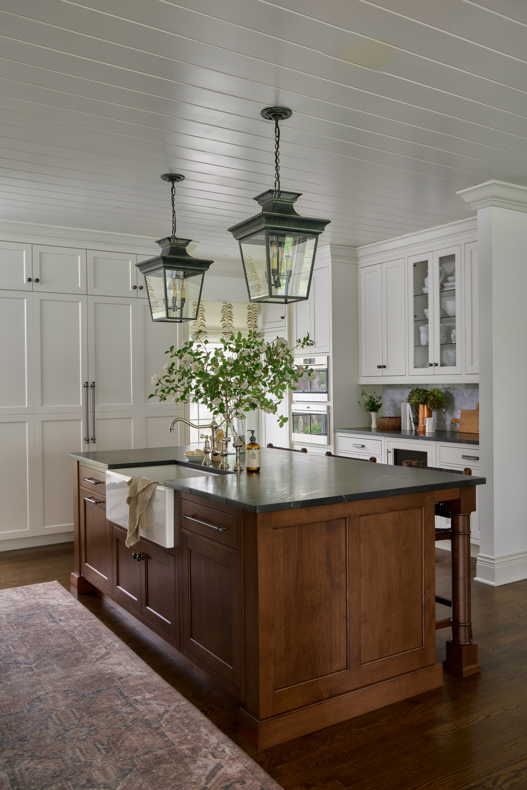 Modern farmhouse style home tour featuring a stylish kitchen