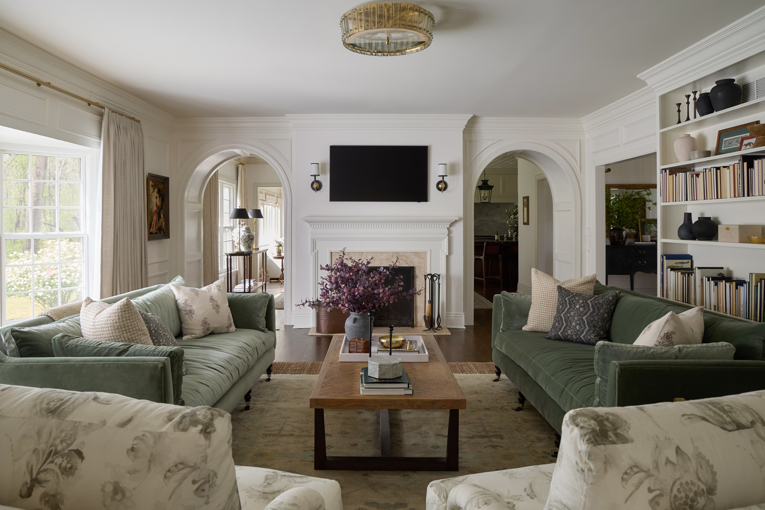 Modern farmhouse style home tour featuring a stylish living room