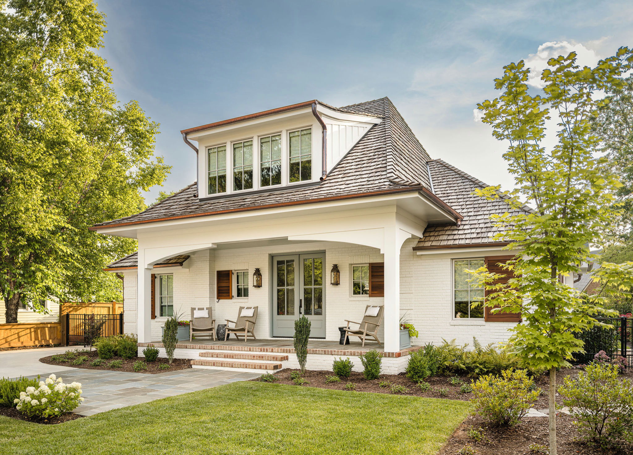 Home tour with strong modern southern style featuring the Davidson Village Charmer home.